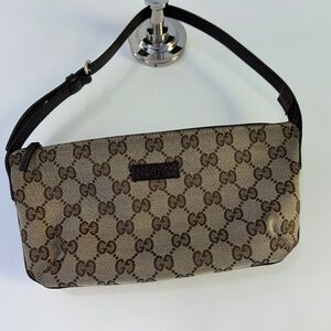 Gucci- Boat Couchette with leather Trim